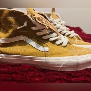Yellow High-Top Sneakers vans canvas